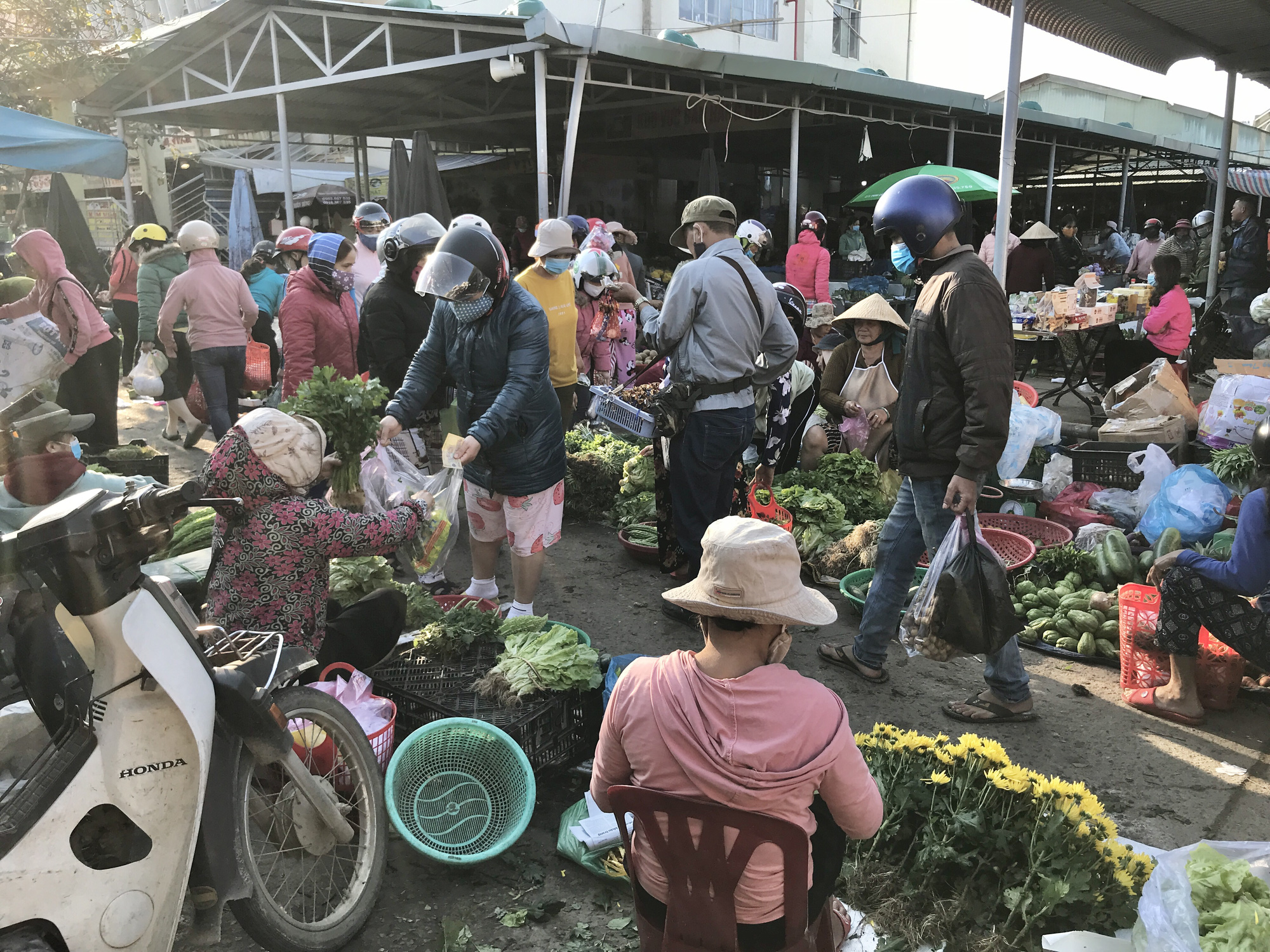 Đà Nẵng: Điều gì đặc biệt tại phiên chợ quê ngày 30 Tết? - Ảnh 8. Đà Nẵng: Điều gì đặc biệt tại phiên chợ quê ngày 30 Tết? - Ảnh 8.