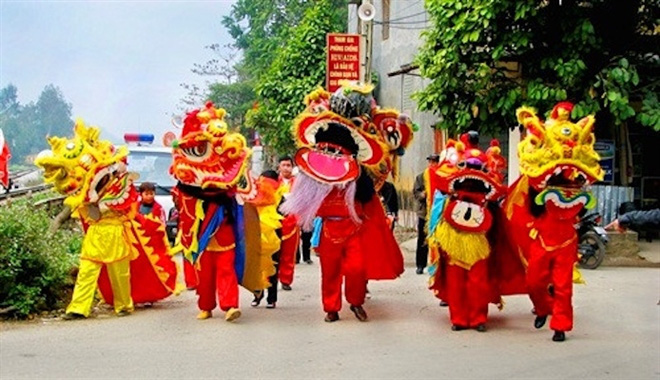 Mất tiền triệu thuê người xông đất hợp tuổi - Ảnh 1. Mất tiền triệu thuê người xông đất hợp tuổi - Ảnh 1.