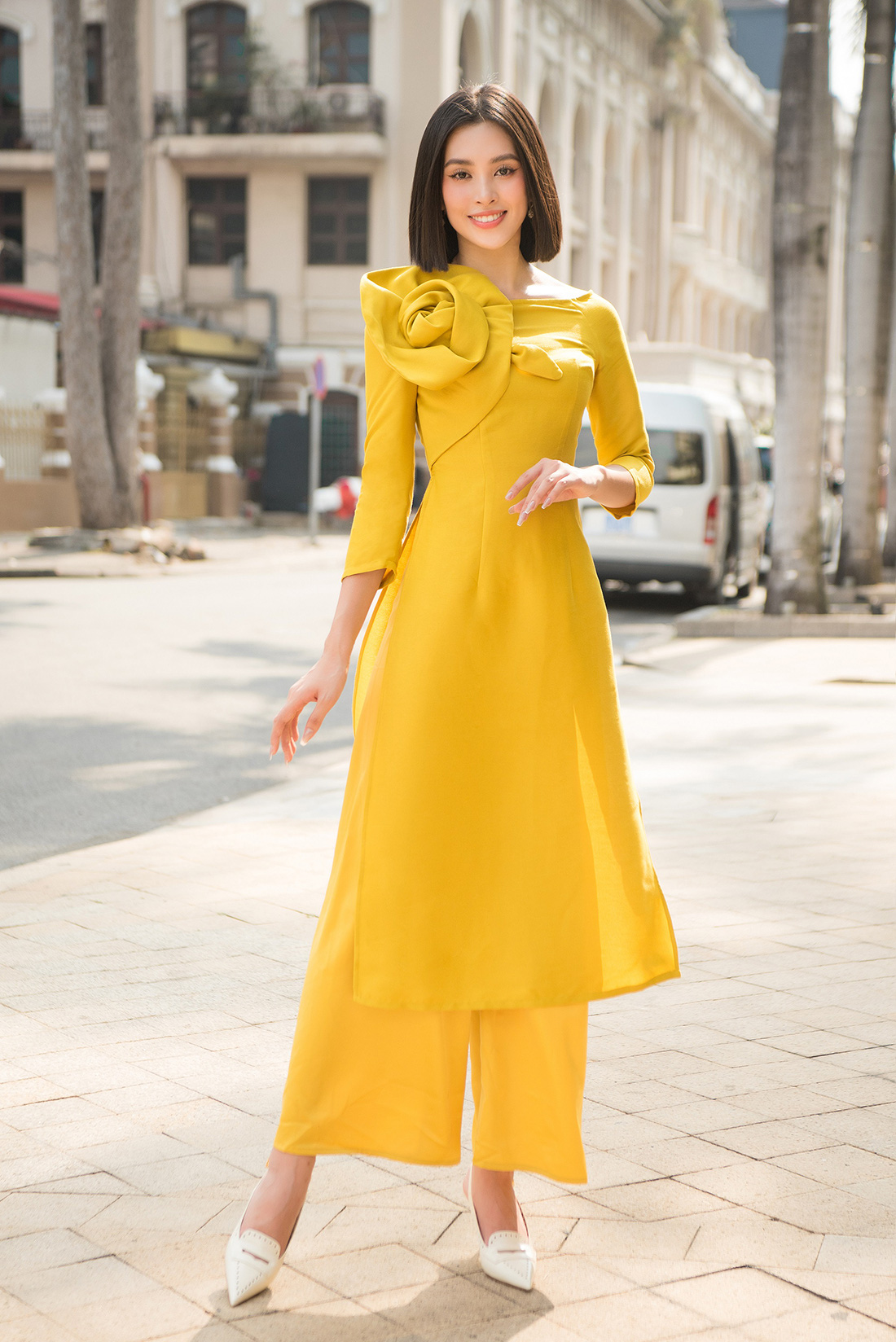 Đỗ Mỹ Linh, Trần Tiểu Vy gợi ý cách mặc áo dài Tết đẹp như hoa hậu - Ảnh 4.