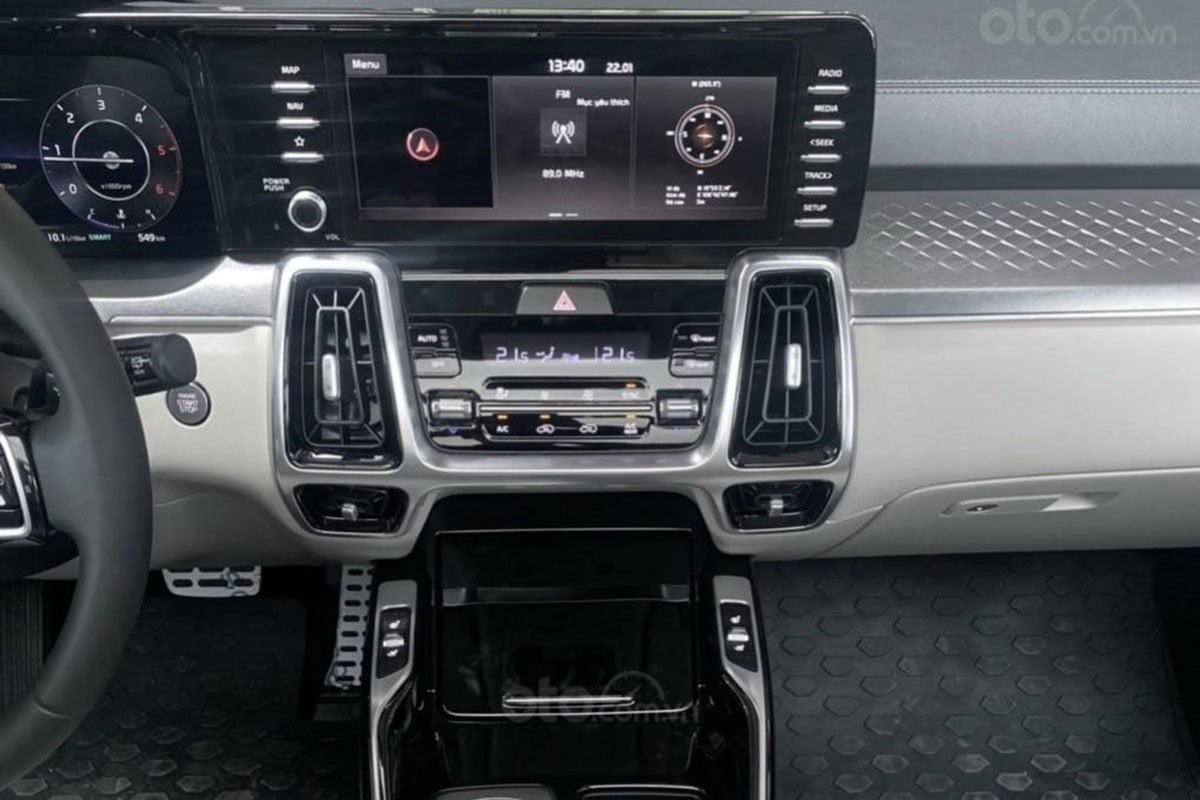Khu vực điều khiển trung tâm trên xe Kia Sorento 2021 1
