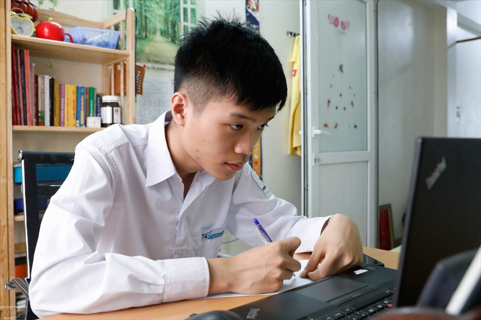 Những &quot;gương mặt vàng&quot; đáng nể của giáo dục Việt Nam trong &quot;năm Covid-19&quot; - Ảnh 3.