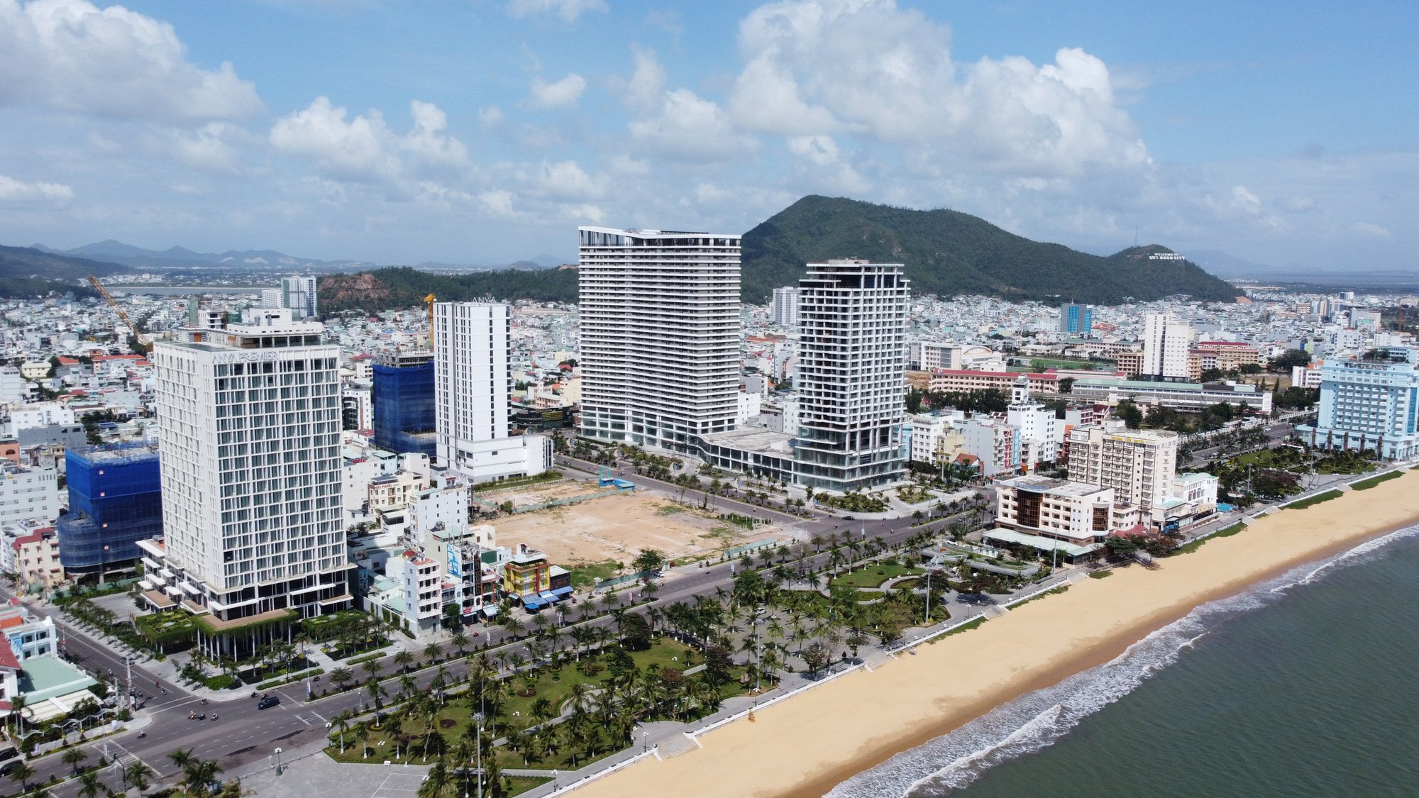 Luật sư: 'Không được phép hoạt động đơn độc trong ngành bất động sản' - Ảnh 7. Luật sư: 'Không được phép hoạt động đơn độc trong ngành bất động sản' - Ảnh 7.