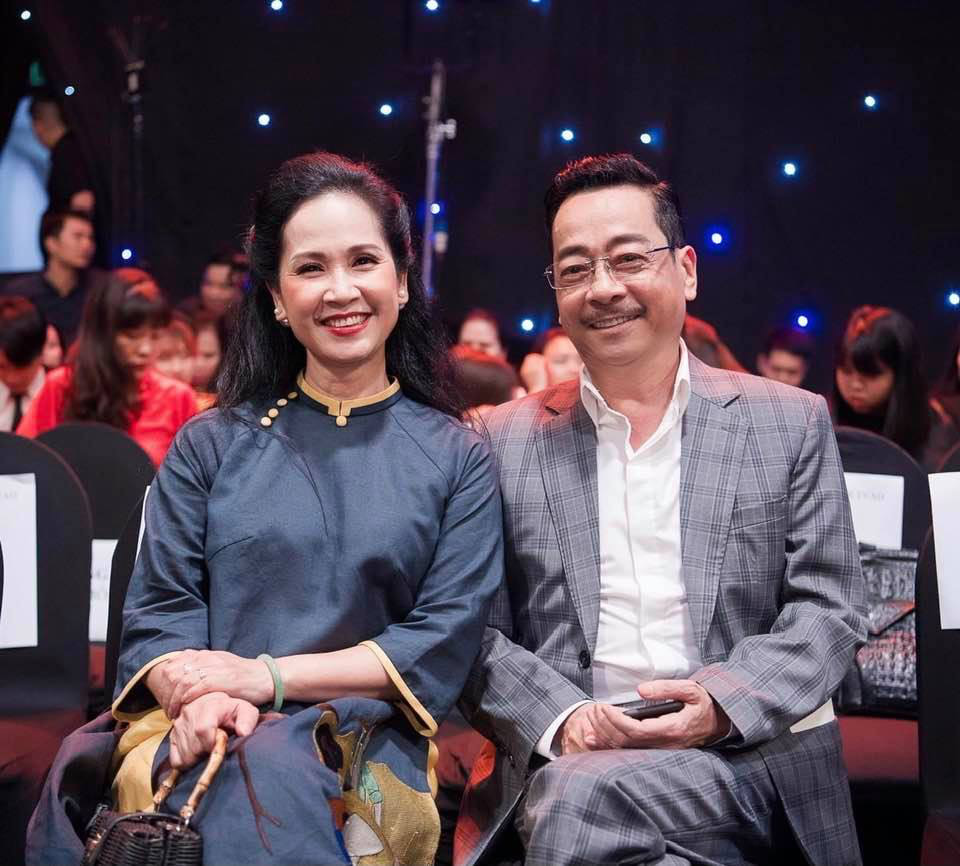 Bộ ảnh “siêu hiếm” của NSND Hoàng Dũng với các mỹ nhân nức tiếng màn ảnh Việt - Ảnh 11.