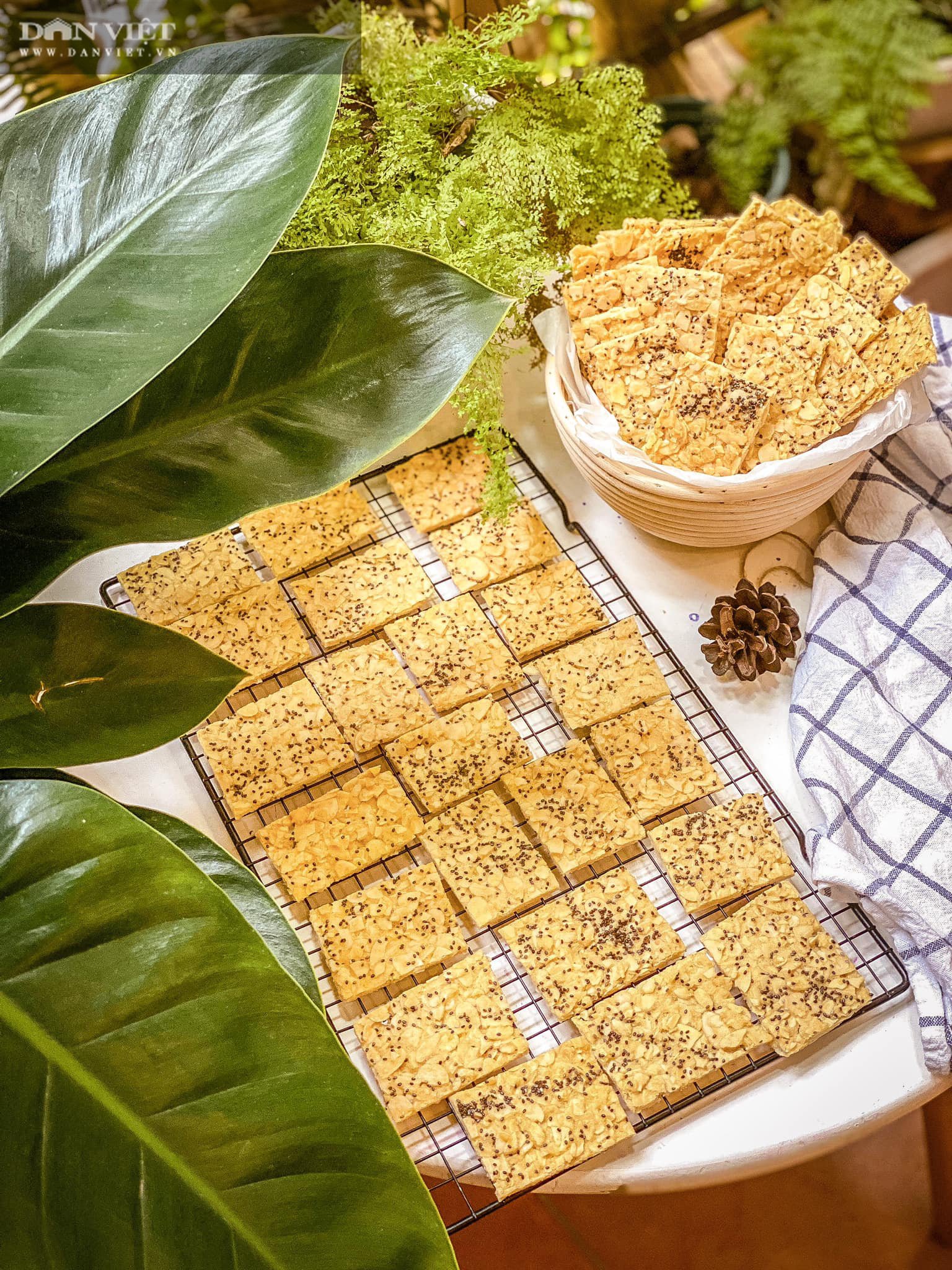 Tuyệt chiêu làm bánh ngói hạnh nhân thơm ngon, ăn không sợ béo (bài Tết) - Ảnh 1.