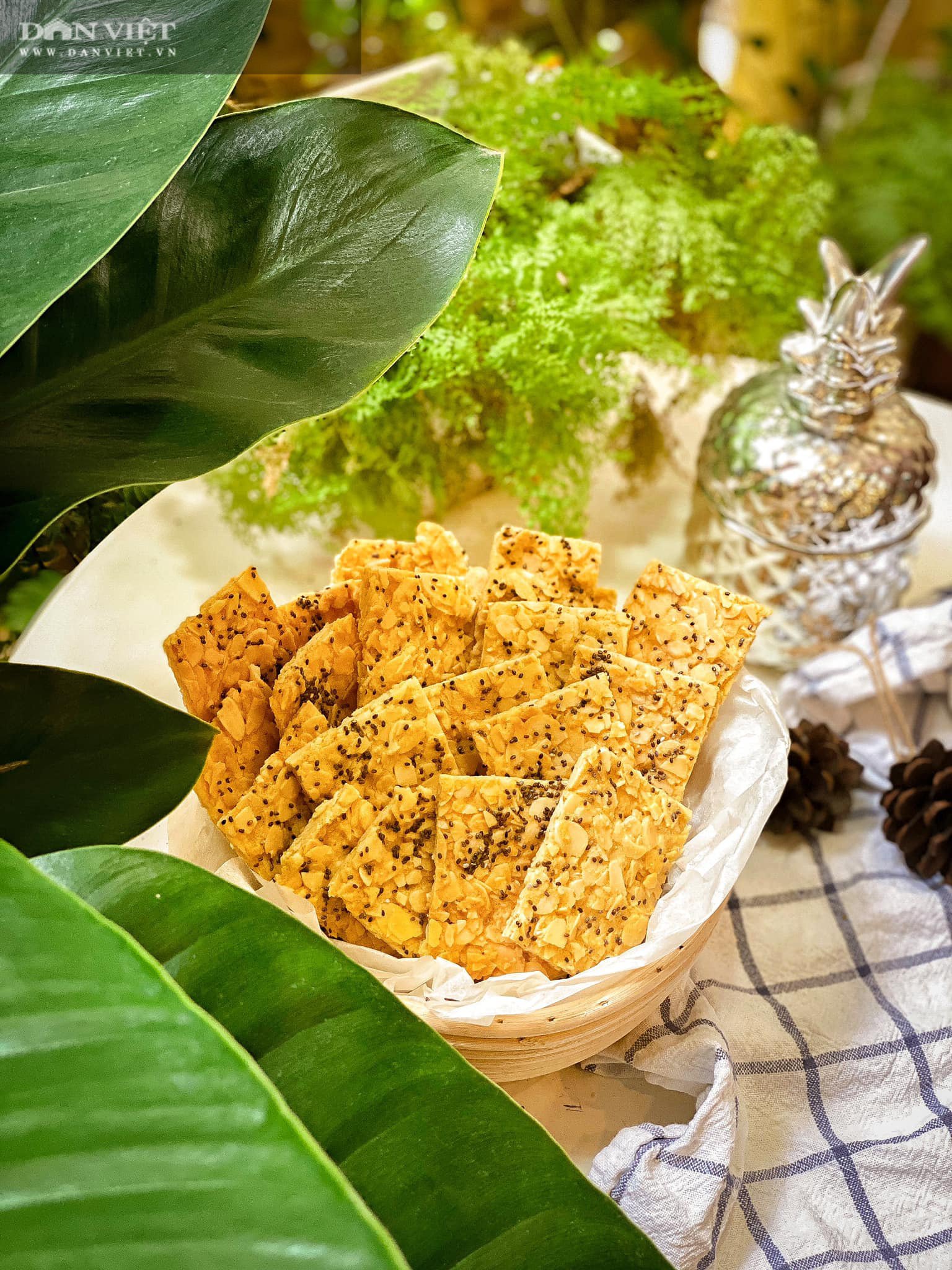 Tuyệt chiêu làm bánh ngói hạnh nhân thơm ngon, ăn không sợ béo (bài Tết) - Ảnh 4.