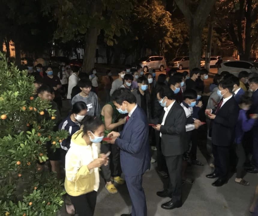 Sinh viên Ngoại thương cùng nhiều trường đại học tiếp tục được nghỉ học thêm gần 1 tháng  - Ảnh 1.