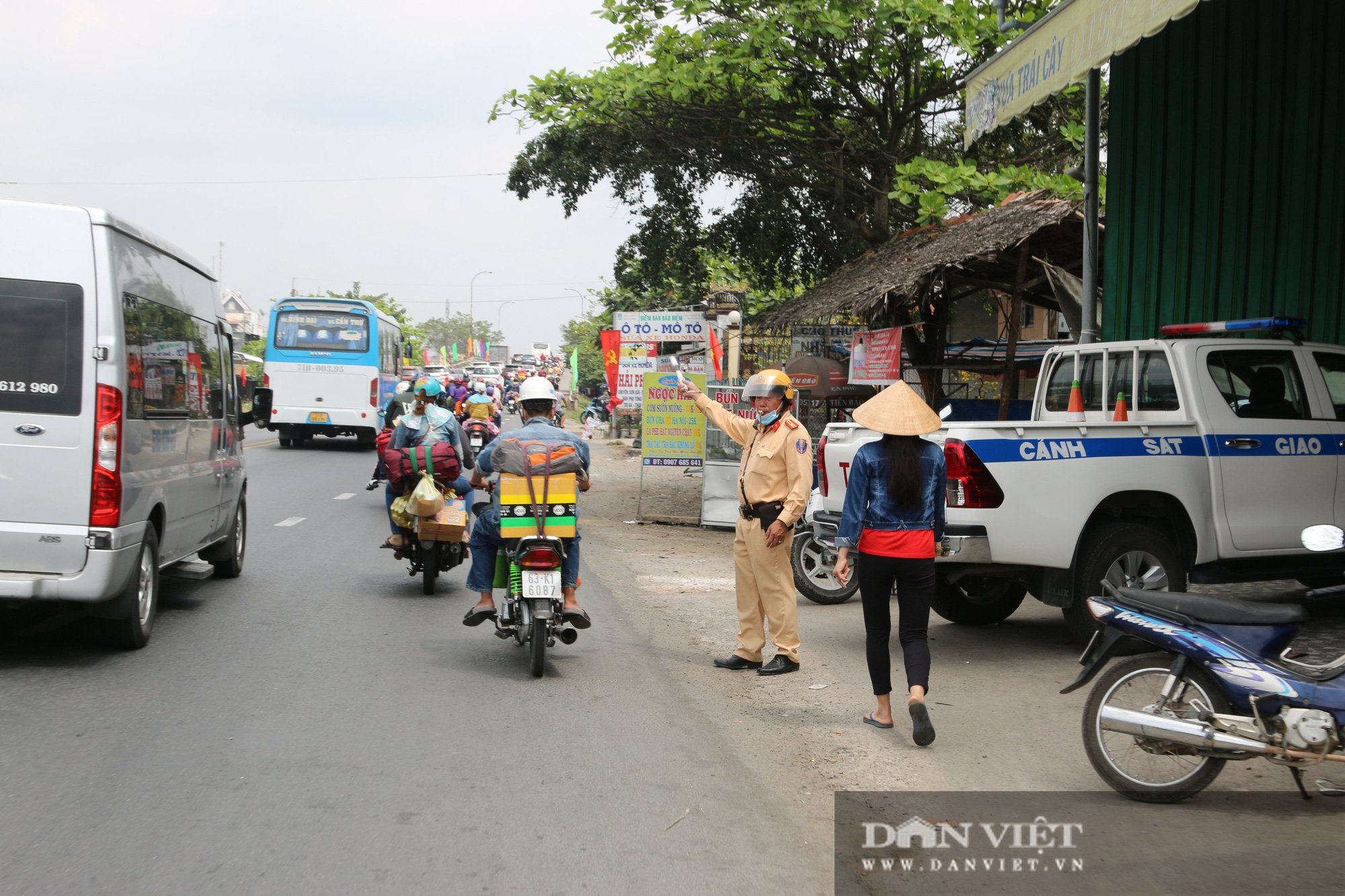Người dân miền Tây về TP.HCM ngày mùng 5 Tết: Di chuyển dễ dàng - Ảnh 9.