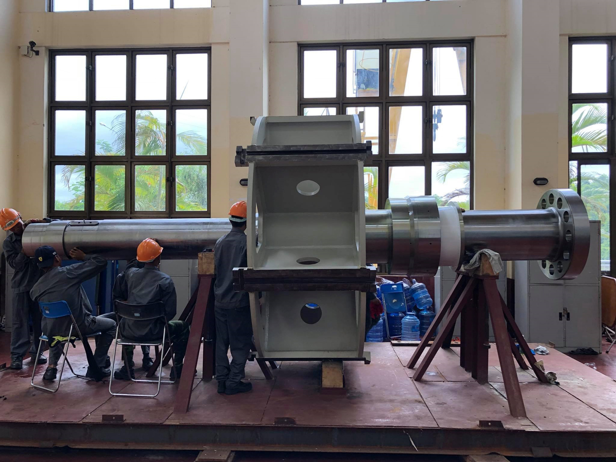 Công ty CP Thủy điện – Điện lực 3: Sản xuất kinh doanh hiệu quả, tích cực tham gia công tác an sinh xã hội - Ảnh 2. Công ty CP Thủy điện – Điện lực 3: Sản xuất kinh doanh hiệu quả, tích cực tham gia công tác an sinh xã hội - Ảnh 2.