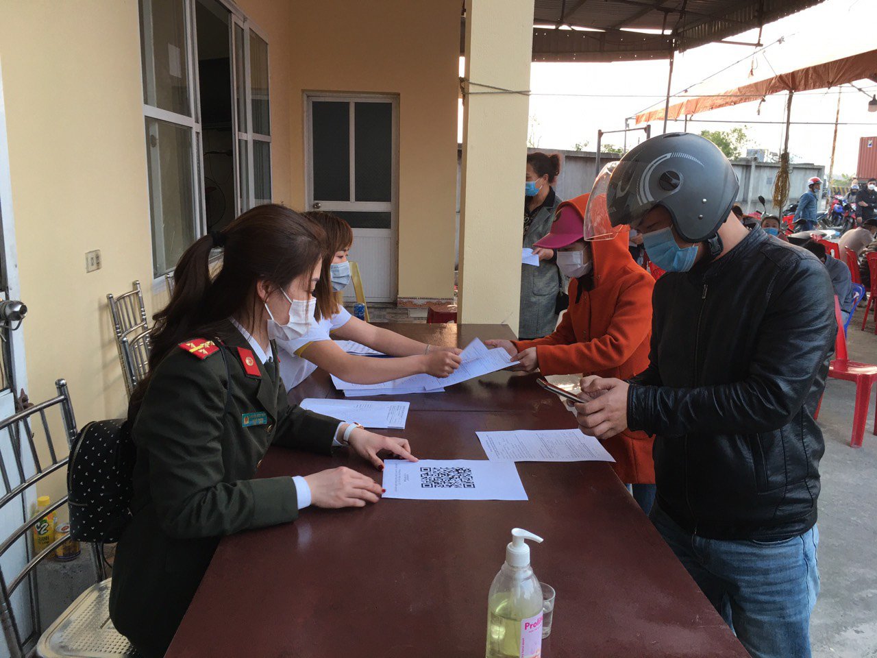Lãnh đạo doanh nghiệp ở Hải Phòng mắc Covid-19: Đã có kết quả xét nghiệm các F1  - Ảnh 1.