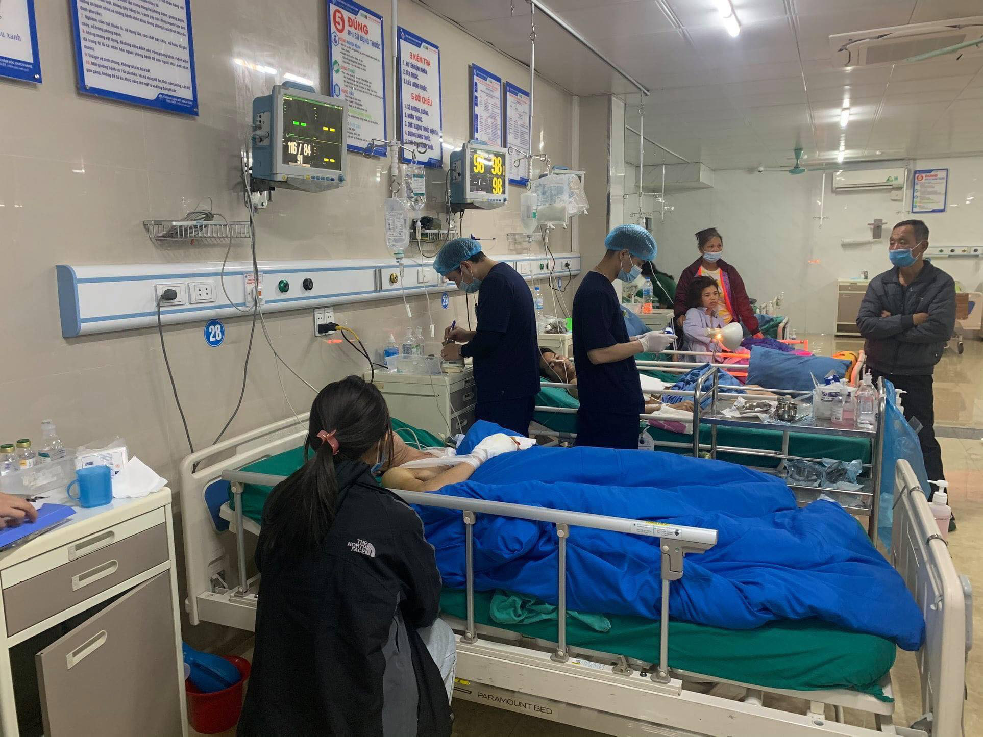 Phú Thọ: Dập nát bàn tay vì bình gas mini phát nổ - Ảnh 1.