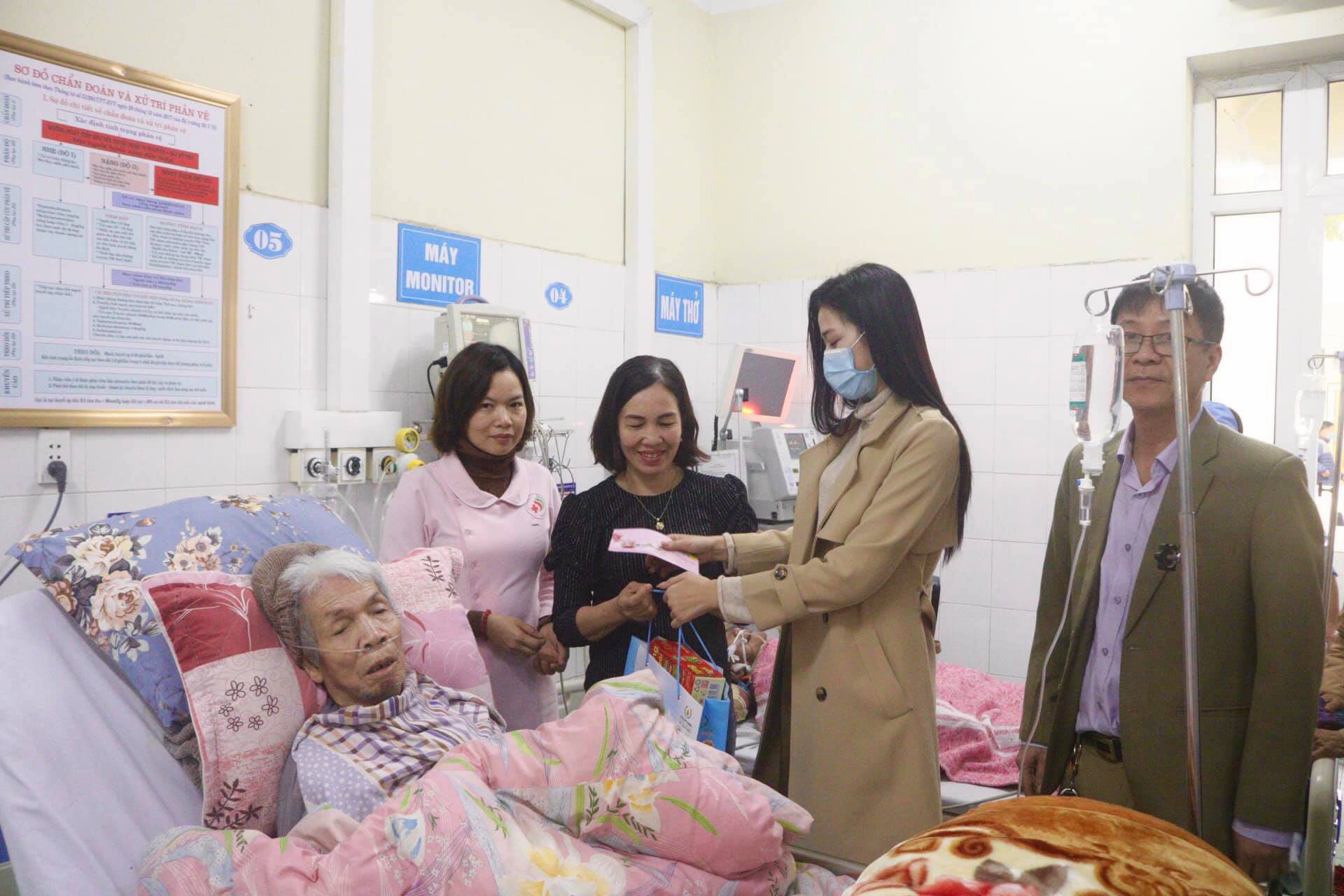 Vì sao Đỗ Thị Hà muốn lấy một người có vẻ ngoài lạnh lùng ở tuổi 27? - Ảnh 2.