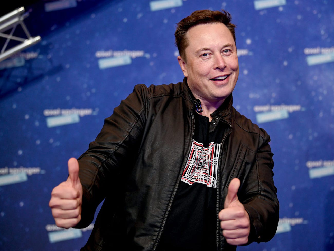 Tesla có thể đã lời 800 triệu USD nhờ mua Bitcoin - Ảnh 1. Tesla có thể đã lời 800 triệu USD nhờ mua Bitcoin - Ảnh 1.