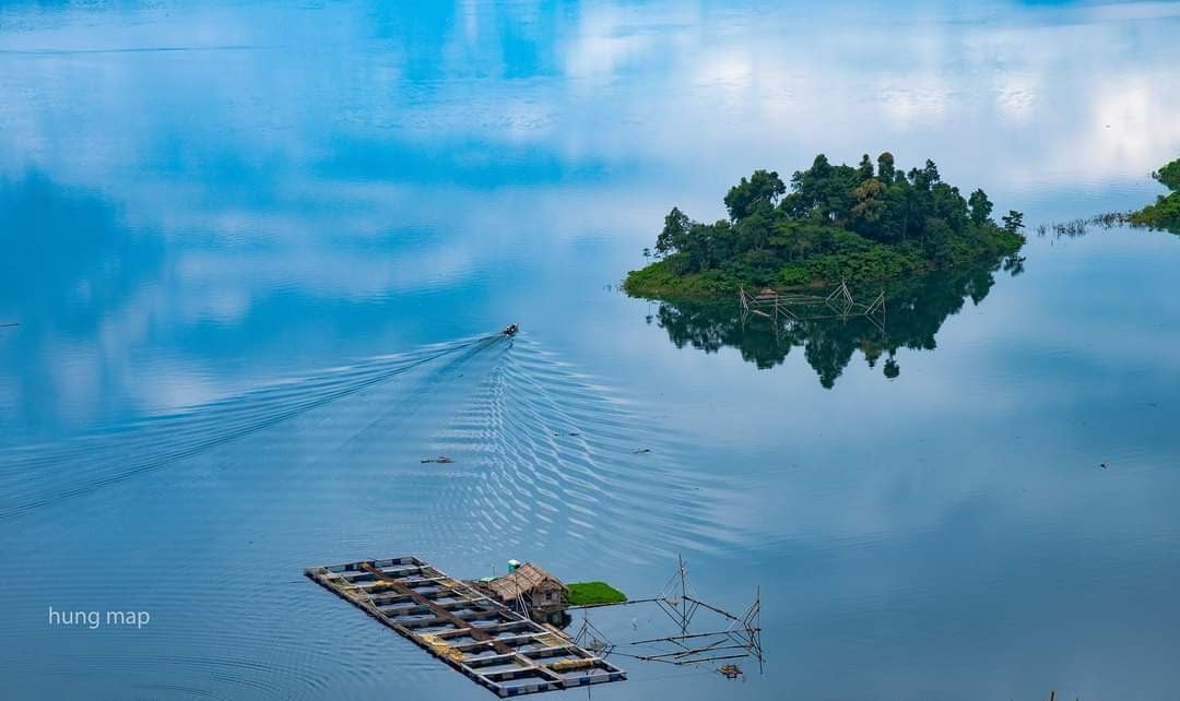 Sông xanh nước biếc Thường Xuân.