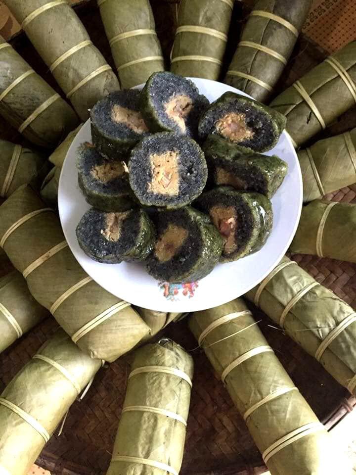 Lạ lùng món bánh chưng đen đặc sản... chọn vợ của trai tráng vùng cao - Ảnh 1.