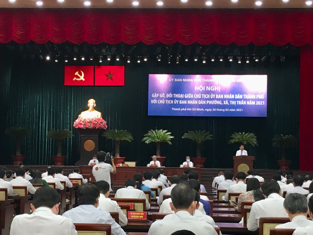 Chủ tịch UBND TP.HCM: Không thể xem karaoke tự phát, loa kéo là &quot;chuyện bình thường&quot; - Ảnh 1.