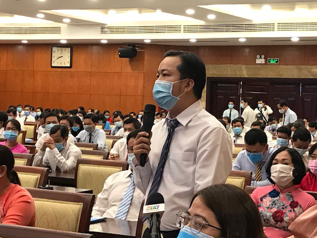 Chủ tịch UBND TP.HCM: Không thể xem karaoke tự phát, loa kéo là &quot;chuyện bình thường&quot; - Ảnh 3.