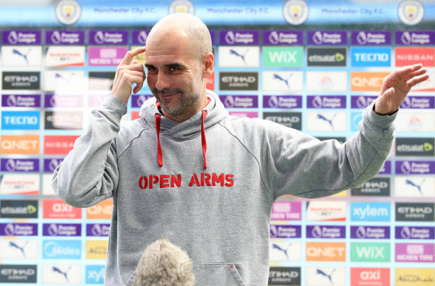 Guardiola cùng Man City đang &quot;một mình một ngựa&quot; trong cuộc đua vô địch Premier League.