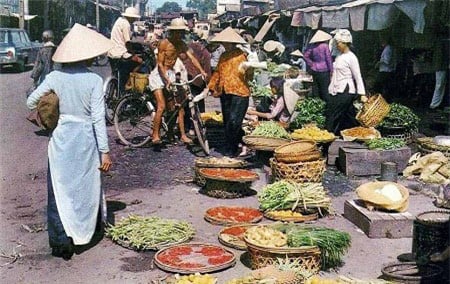 Thế giới lưu giữ ảnh “độc” về phụ nữ Việt với áo dài, nón lá - Ảnh 11.