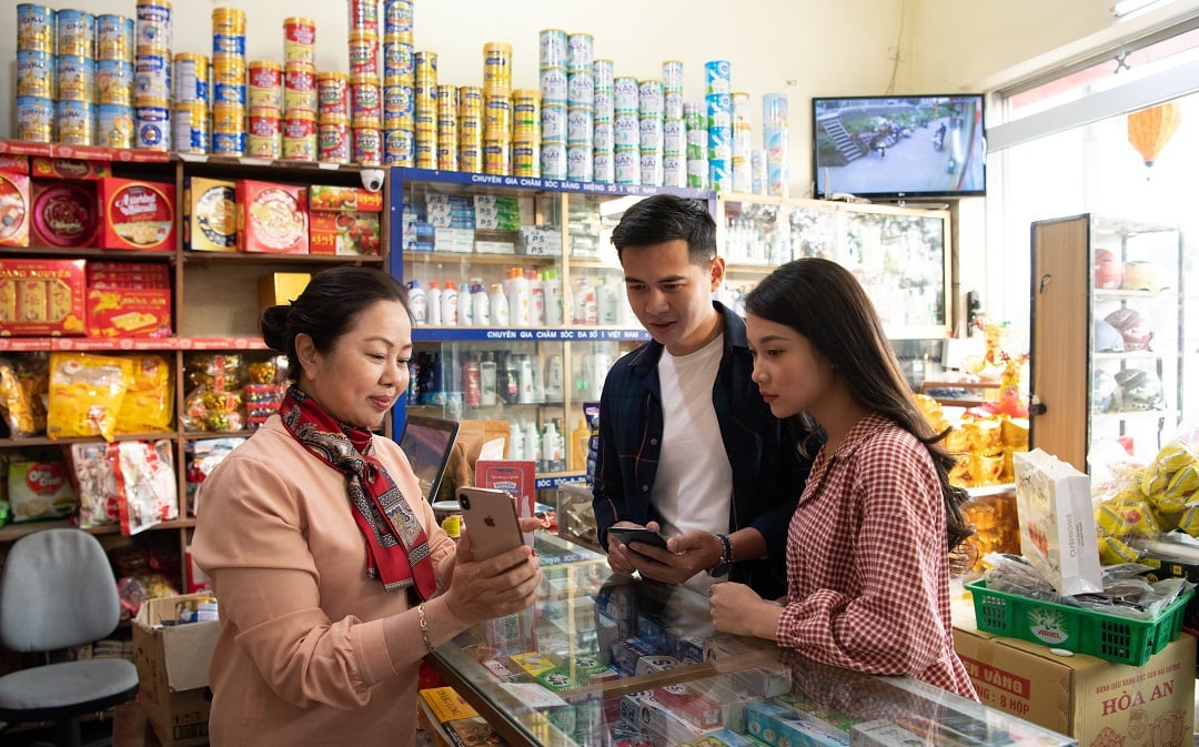 Thanh toán không tiền mặt tại cửa hàng tạp hóa truyền thống, tại sao không? - Ảnh 2.