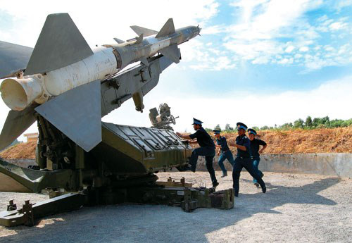 Tên lửa phòng không Việt Nam (Kỳ 1): Dùng SAM-2 “trị” B-52 - Ảnh 1.