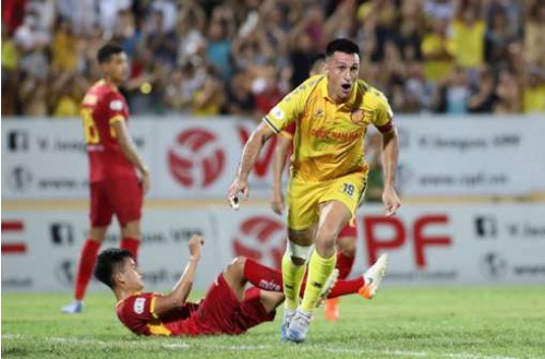 Cầu thủ nhập tịch 36 tuổi Đỗ Merlo: Yêu Việt Nam và “sát thủ” V.League - Ảnh 4.