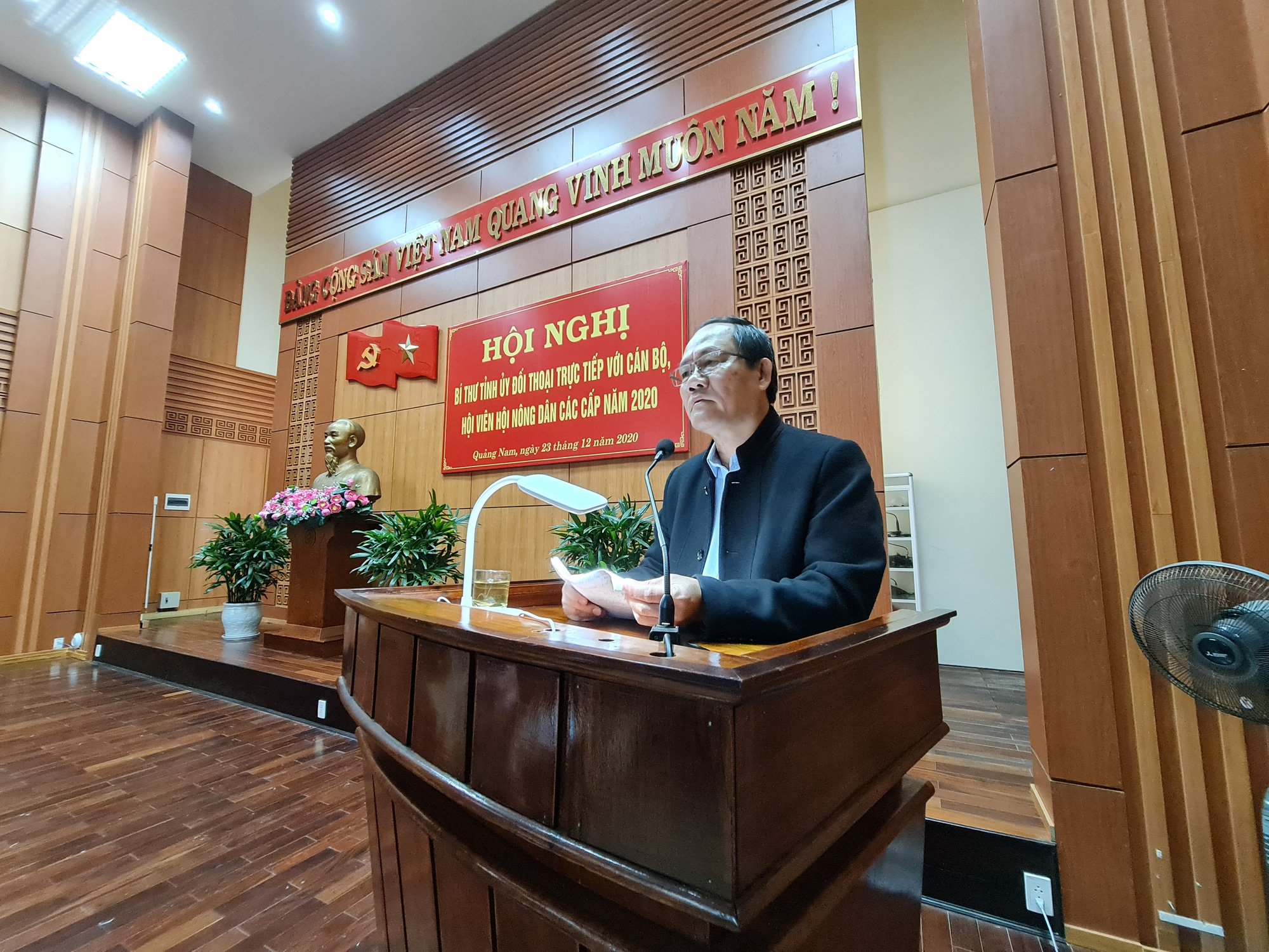 GĐ Sở NNPTNT tỉnh Quảng Nam - Đưa công nghệ cao vào giúp nông dân     - Ảnh 1.