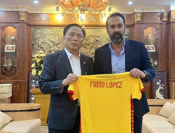 HLV Lopez thắng kiện Thanh Hóa và &quot;học phí&quot; 200 nghìn USD   - Ảnh 4.