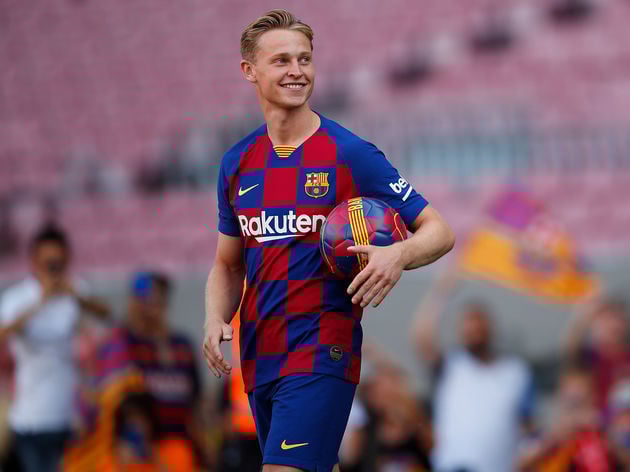 De Jong đang chơi tròn vai ở Barcelona.