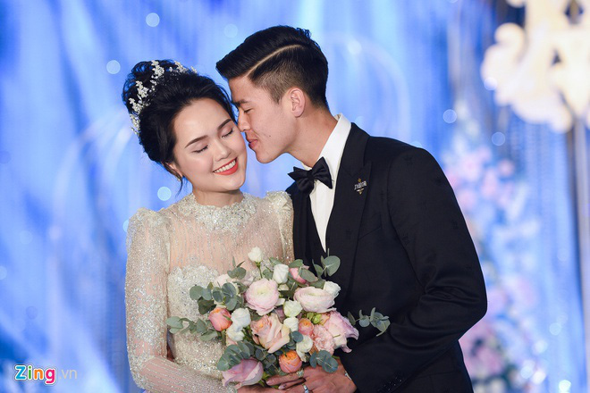 6 nàng WAGs Việt Nam nổi tiếng giàu có: Con đại gia, kiếm 100 tỷ/năm - Ảnh 1.