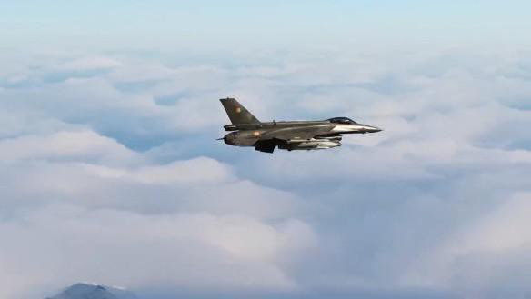 Vì sao Mỹ vẫn phải mua thêm chiến đấu cơ thế hệ 4, 5 khi đã có F-22 và F-35? - Ảnh 3.