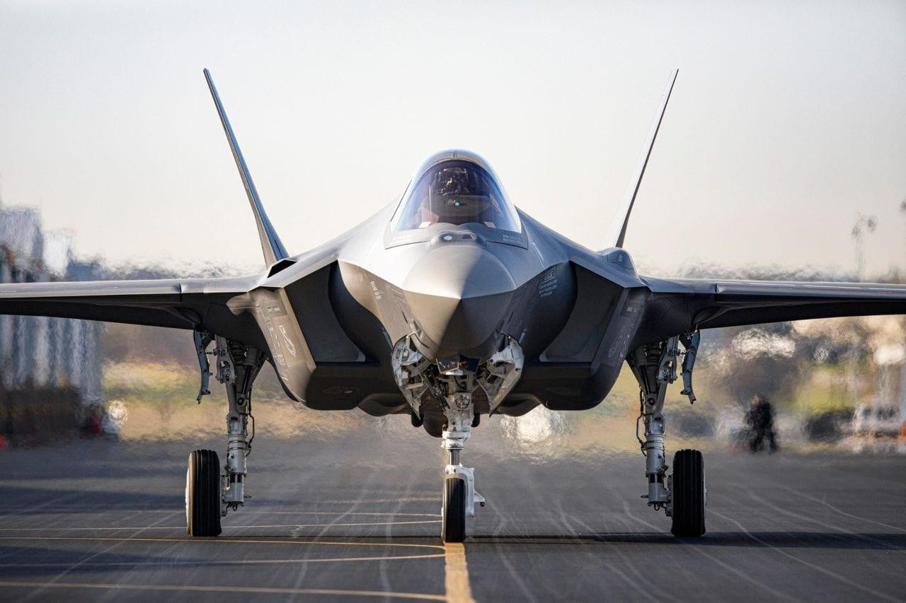 Vì sao Mỹ vẫn phải mua thêm chiến đấu cơ thế hệ 4, 5 khi đã có F-22 và F-35? - Ảnh 6.