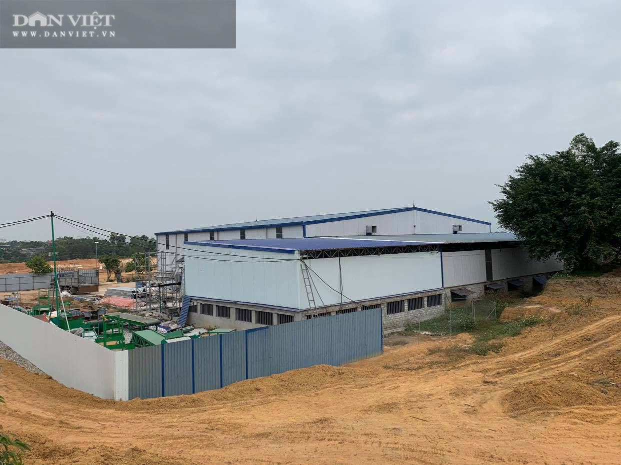 Xây nhà máy &quot;khủng&quot; trên đất rừng ở Phú Thọ: Buộc trả lại hiện trạng, xử phạt hơn 57 triệu đồng - Ảnh 3.