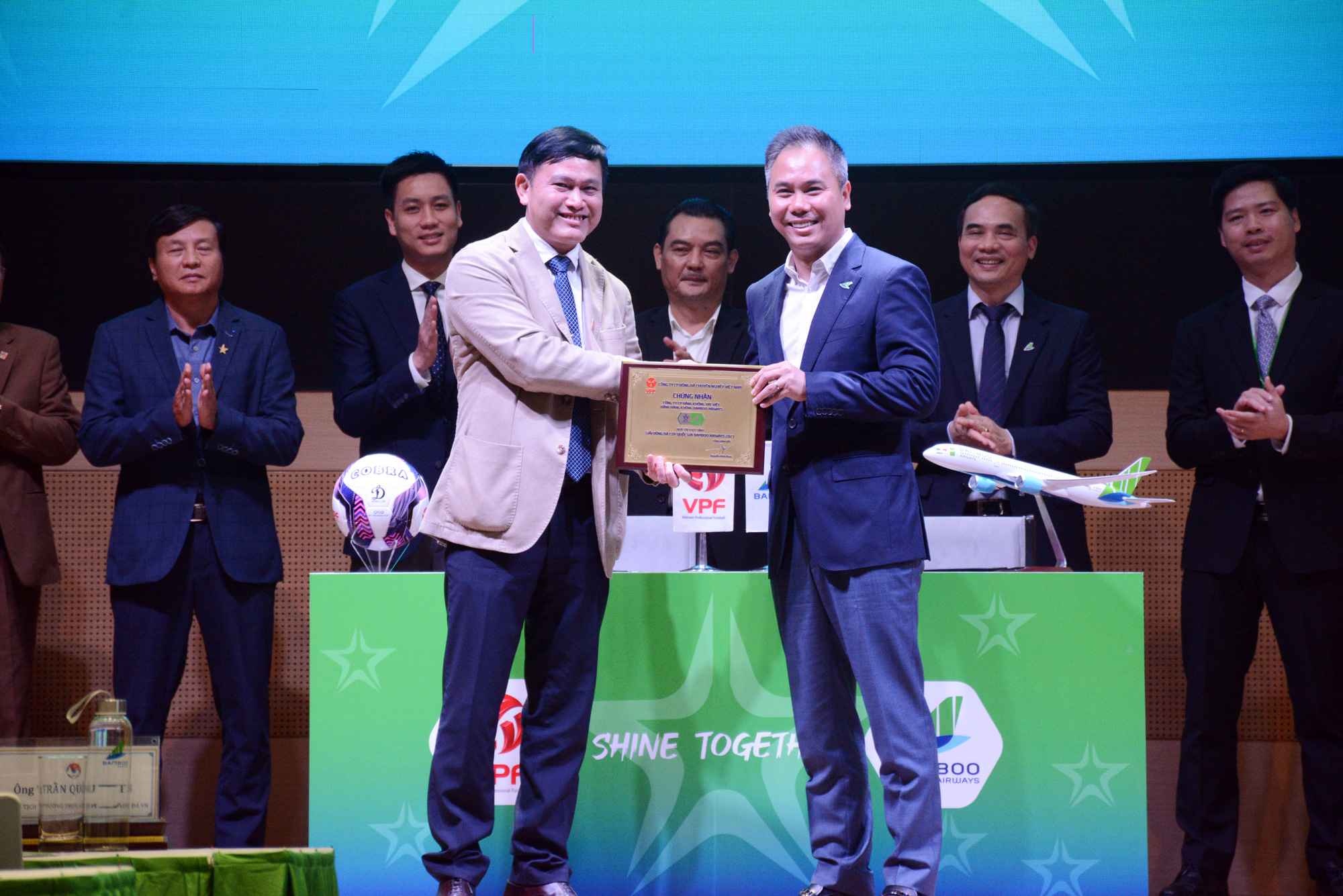 Đội vô địch Cúp QG Bamboo Airways 2021 nhận tiền tỷ - Ảnh 3.