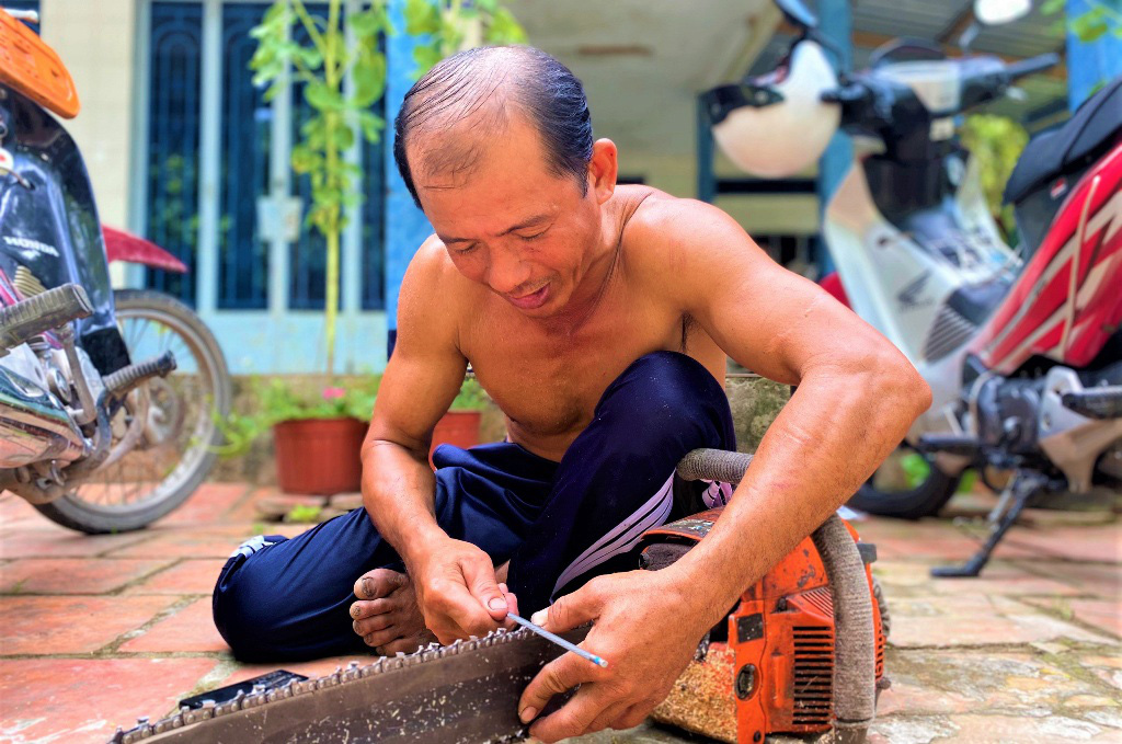 Nghề &quot;ăn cơm dương gian, làm việc trên trời&quot;: Chỉ 10 giây, &quot;vua khỉ&quot; miền Tây thoăn thoắt leo cây dừa cao hơn chục mét - Ảnh 6.