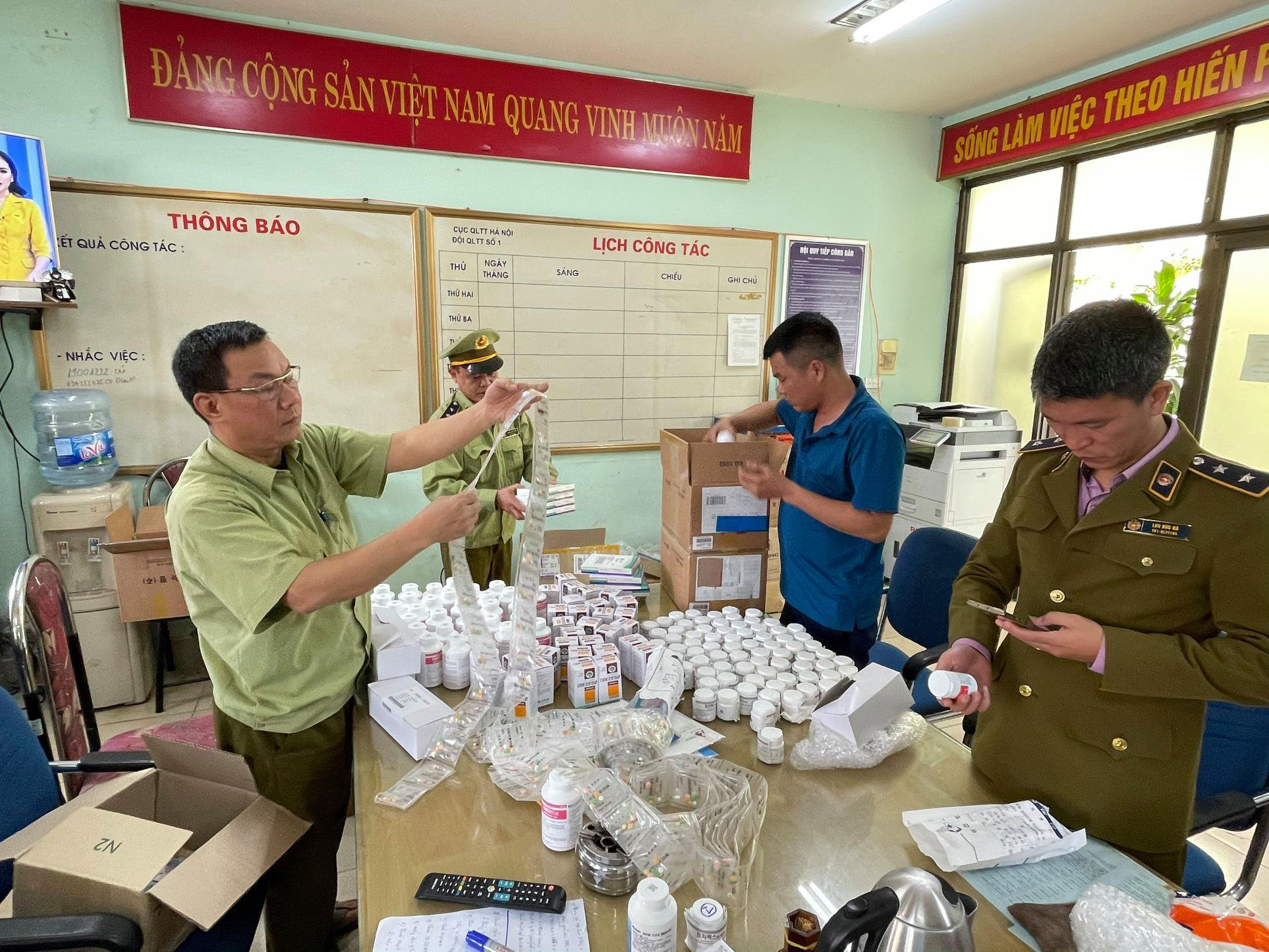 Phát hiện lô dược phẩm Hàn Quốc không rõ nguồn gốc tại cảng hàng không Nội Bài - Ảnh 1.