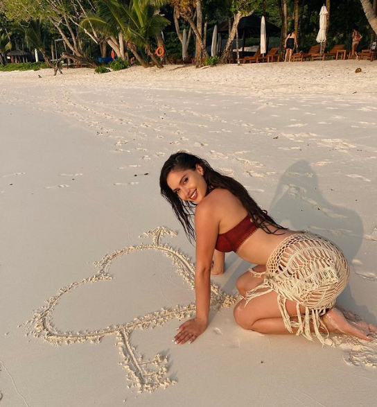Chia tay rồi, Neymar vẫn chăm chỉ like ảnh sexy của bồ cũ - Ảnh 4.