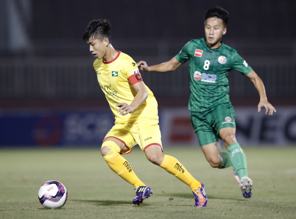 &quot;Gánh team&quot;, giá trị của Phan Văn Đức có phải số 1 ở SLNA? - Ảnh 2.