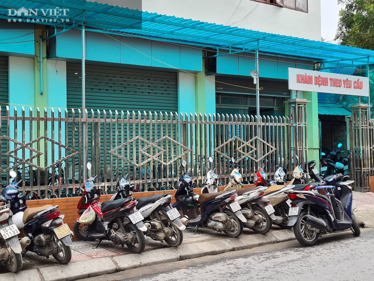 Hải Phòng: Vỉa hè thành chỗ gửi xe gây mất an toàn giao thông khu vực bệnh viện - Ảnh 1.