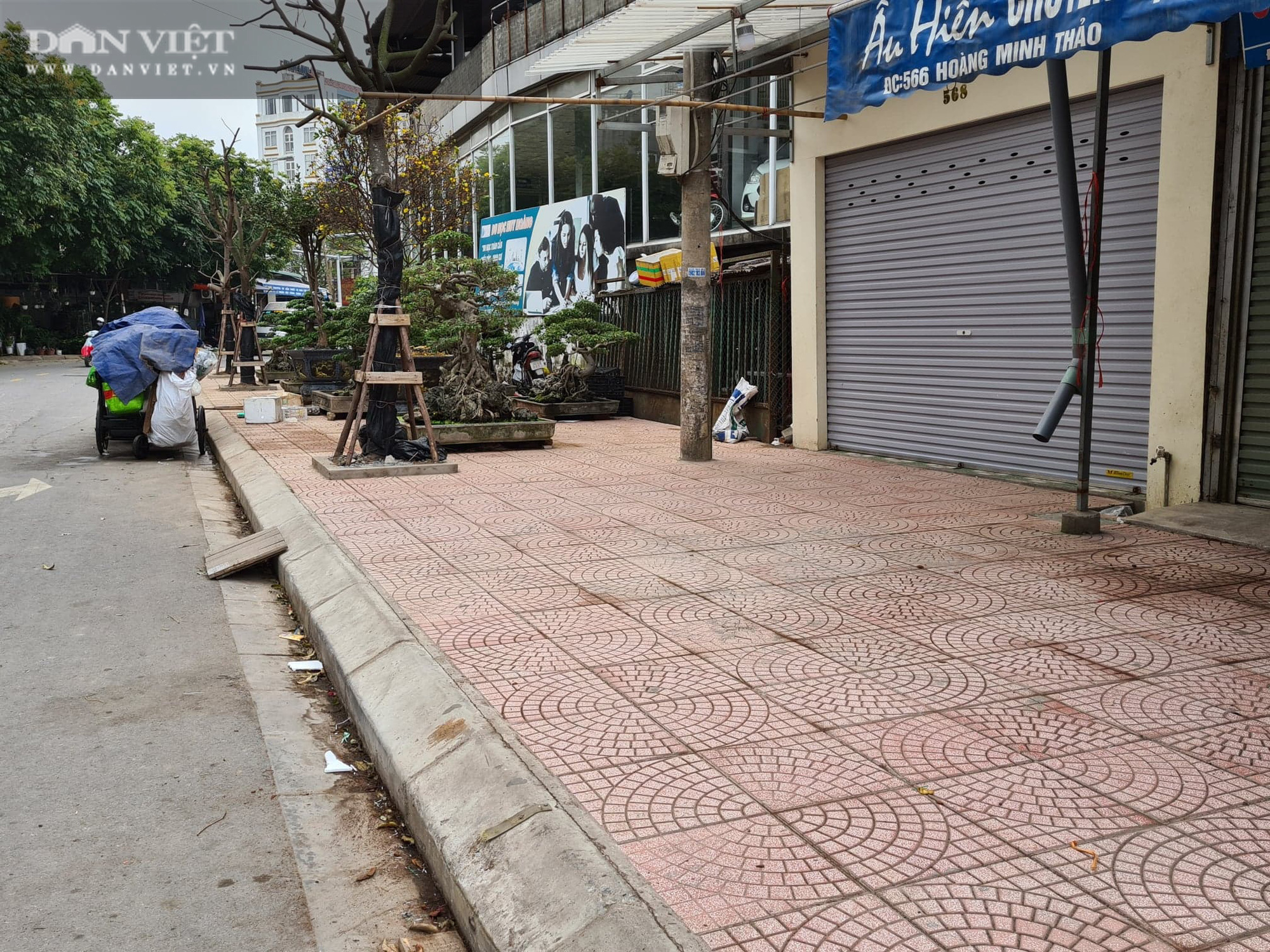 Hải Phòng: Dân quây vỉa hè bằng rào sắt, khung sắt để bán hàng - Ảnh 8.