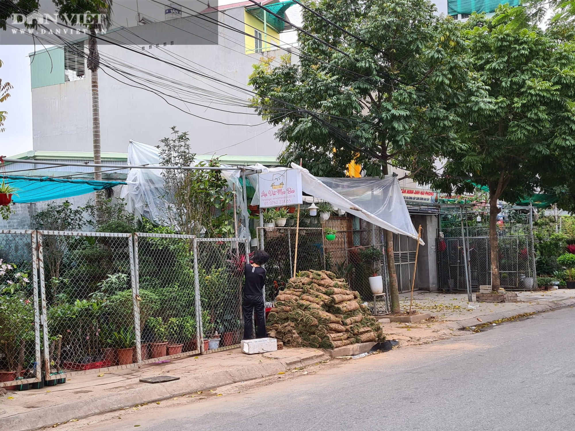 Hải Phòng: Dân quây vỉa hè bằng rào sắt, khung sắt để bán hàng - Ảnh 10.