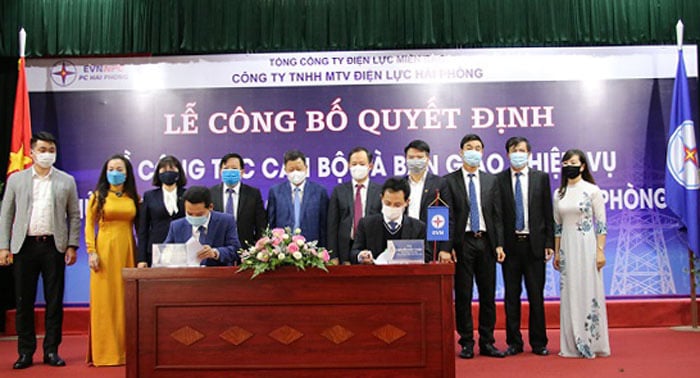 Bổ nhiệm Chủ tịch kiêm Giám đốc Công ty Điện lực Hải Phòng - Ảnh 3. Bổ nhiệm Chủ tịch kiêm Giám đốc Công ty Điện lực Hải Phòng - Ảnh 3.