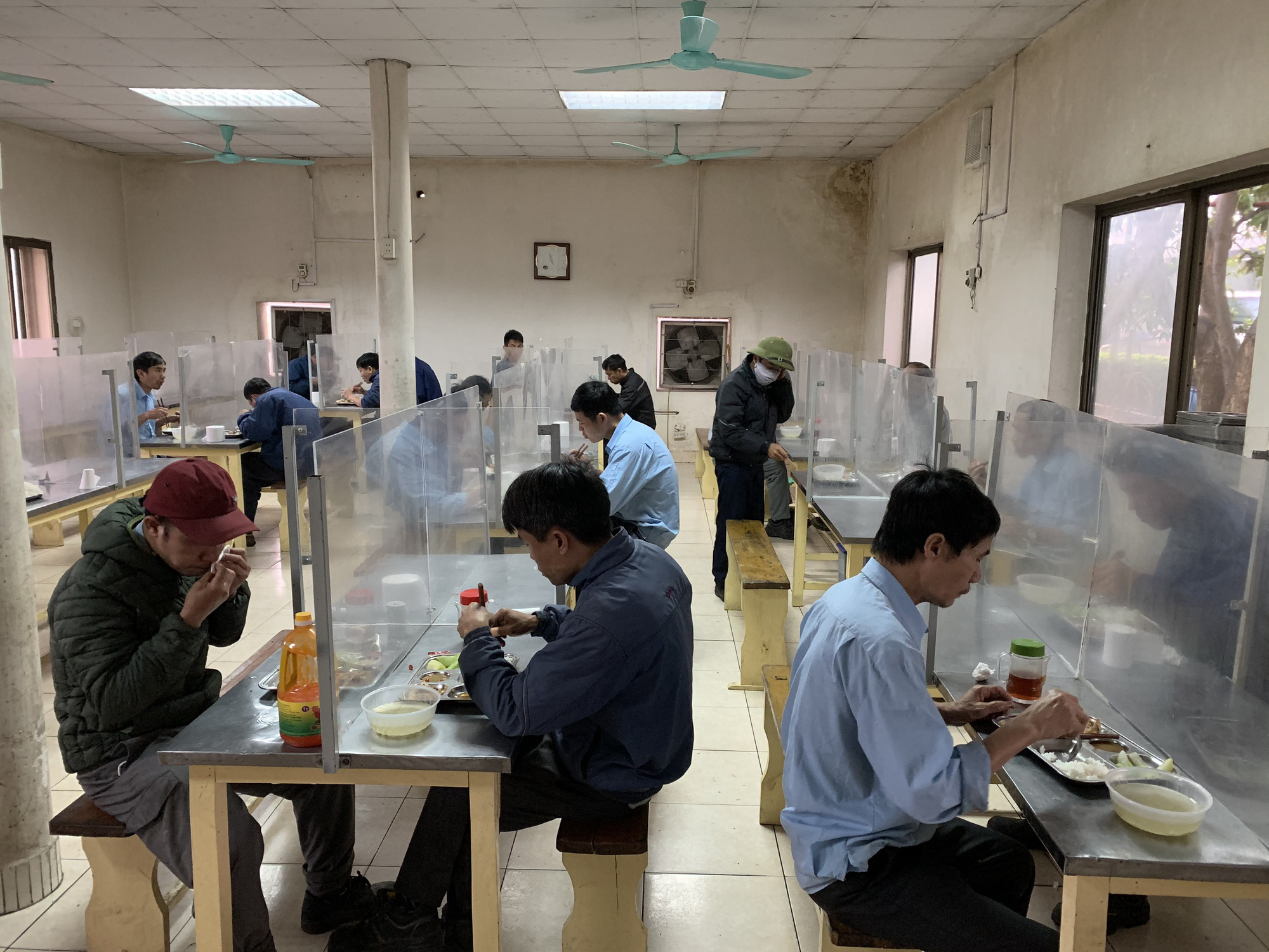 Covid-19 ở Hải Dương: Nông dân chờ đợi thời khắc được ra đồng - Ảnh 4.