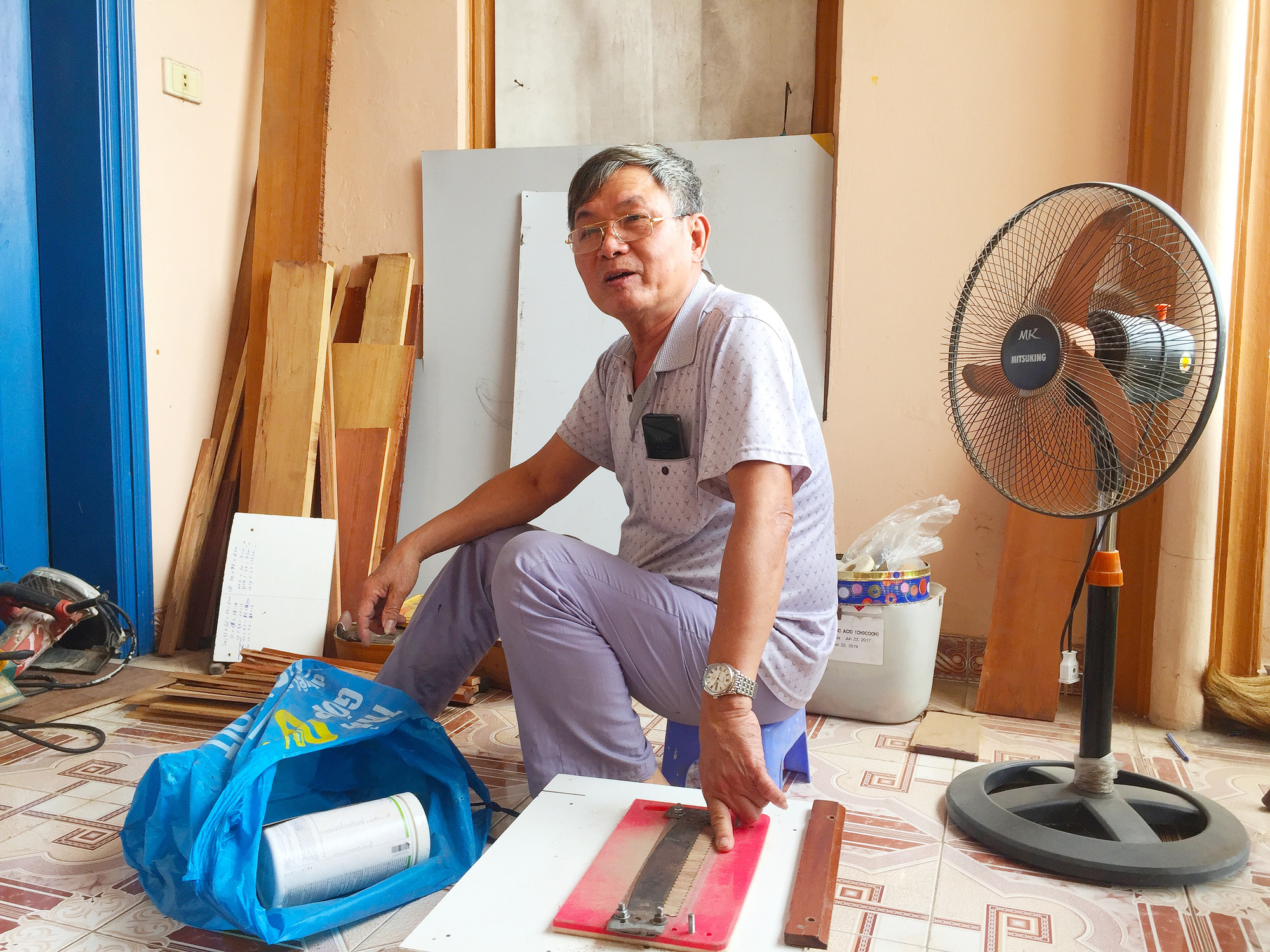Độc đáo với kiệt tác đình làng bằng gỗ siêu nhỏ - Ảnh 5.