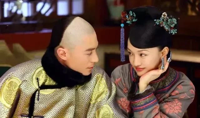 Sủng ái nhầm người, tin nhầm 1 người, chọn sai 1 người, Càn Long khiến Thanh triều về sau lao đao, không thể ngóc đầu - Ảnh 2.