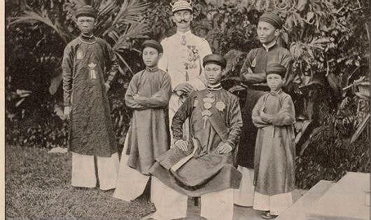 Thời kỳ nào trong sử Việt 4 tháng có tới 3 vua trị vì? - Ảnh 1.