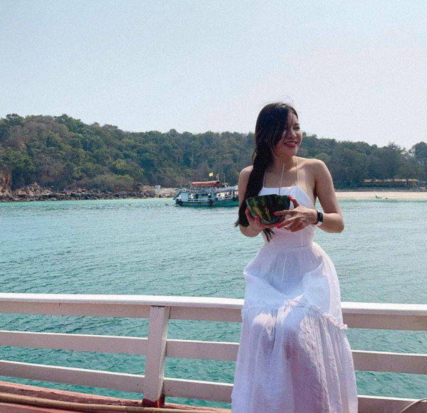 Bạn gái Đặng Văn Lâm - Yến Xuân khoe cặp &quot;tuyết lê&quot; căng tròn, đẹp &quot;nhức mắt&quot; - Ảnh 11.