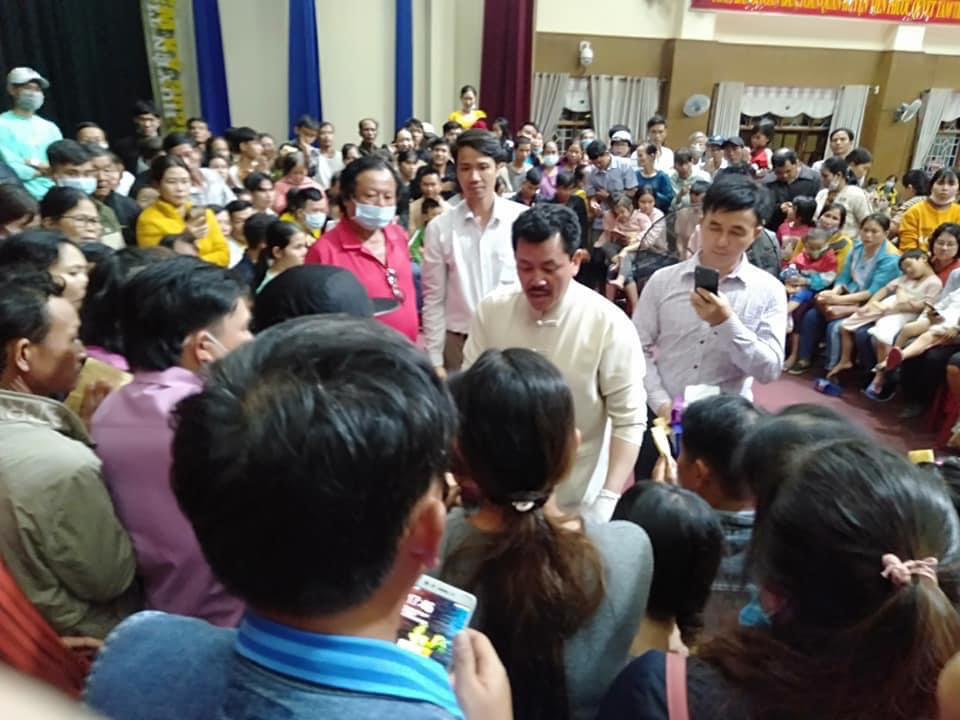 Lương y Võ Hoàng Yên từng về Quảng Nam hỗ trợ quà và khám bệnh miễn phí cho người dân   - Ảnh 2.