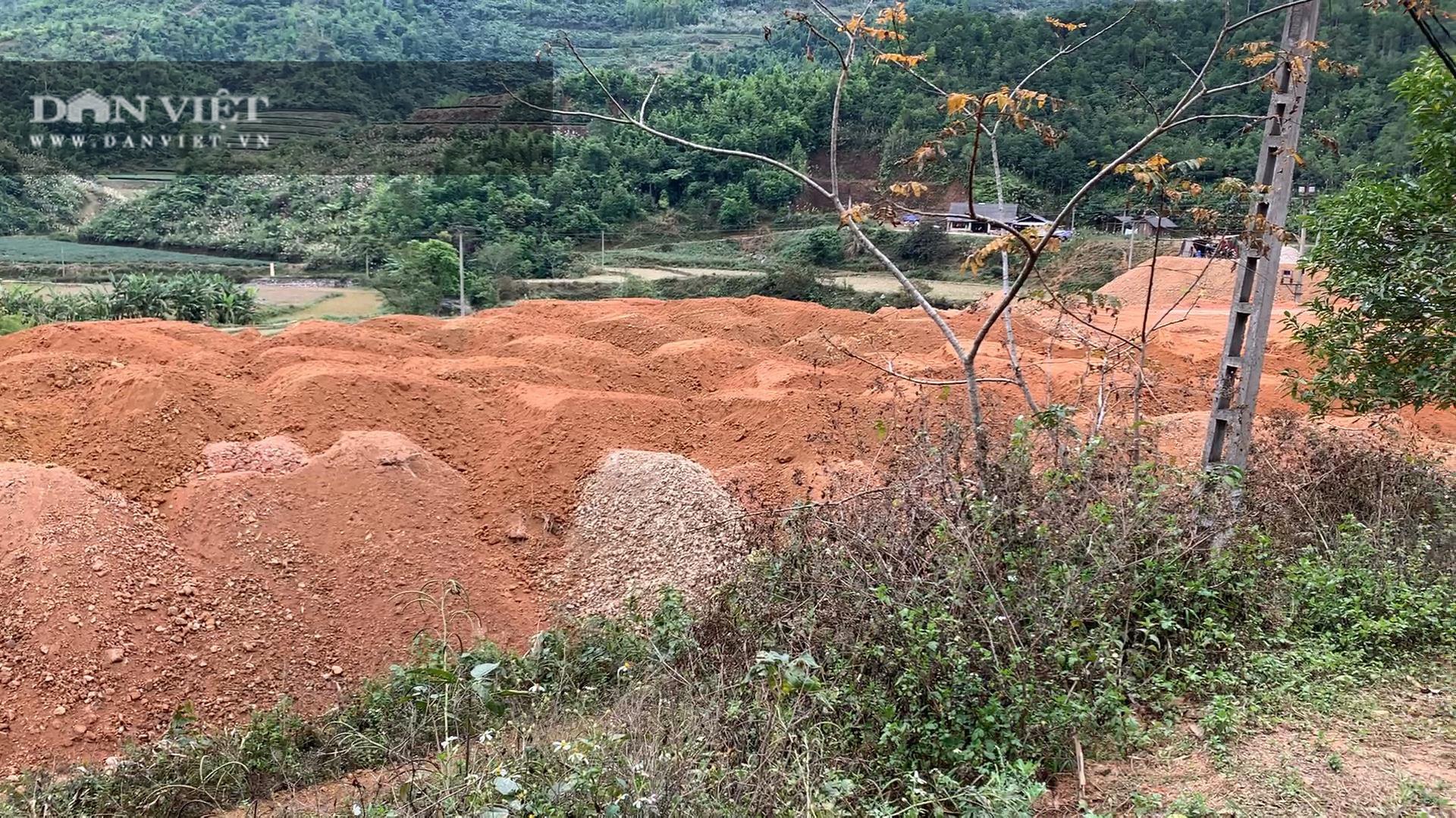 Bắc Kạn: Doanh nghiệp ngang nhiên đổ đất lấp ruộng - Ảnh 1.