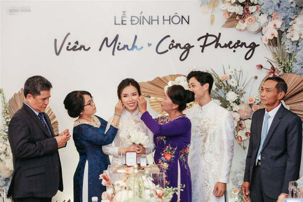 Mẹ vợ của Công Phượng: Trẻ đẹp, kín tiếng và quyền lực - Ảnh 2.