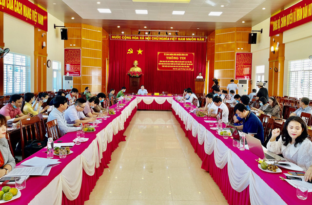 Quảng Ngãi: Huyện ra tối hậu thư cho hộ chây ì giao đất dự án kè bắc Trà Bồng  - Ảnh 1.